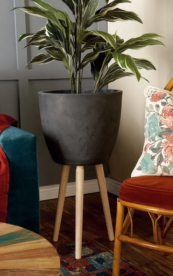 Black Fiber Clay Planter