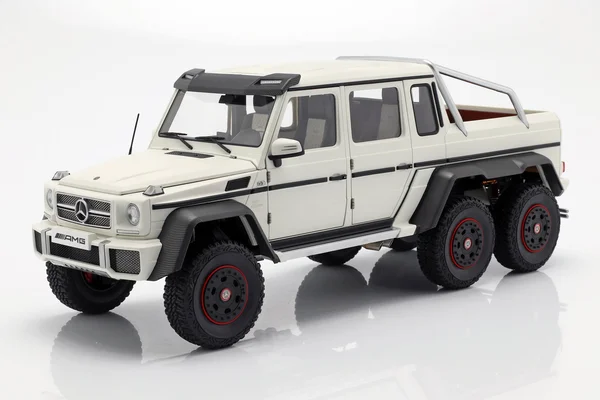 AUTOart 1/18 Mercedes-Benz G63 AMG 6x6 (Matt White)
