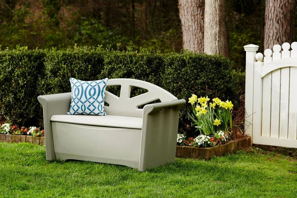 Rubbermaid Patio Storage Bench