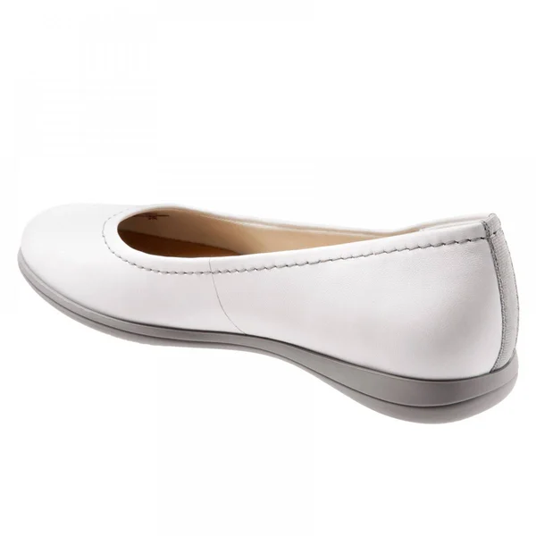 Trotters Darcey Flat - Women's - White - Size 6.5