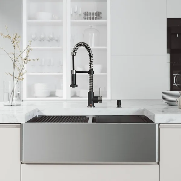 Vigo Oxford Stainless Steel 33 in Double Bowl Flat Farmhouse Apron-Front Workstation Kitchen Sink with Faucet and Accessories - S