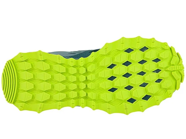 Saucony Peregrine 10 Shield A/C Sneaker Steel, Size 4.5 W Boys Shoes