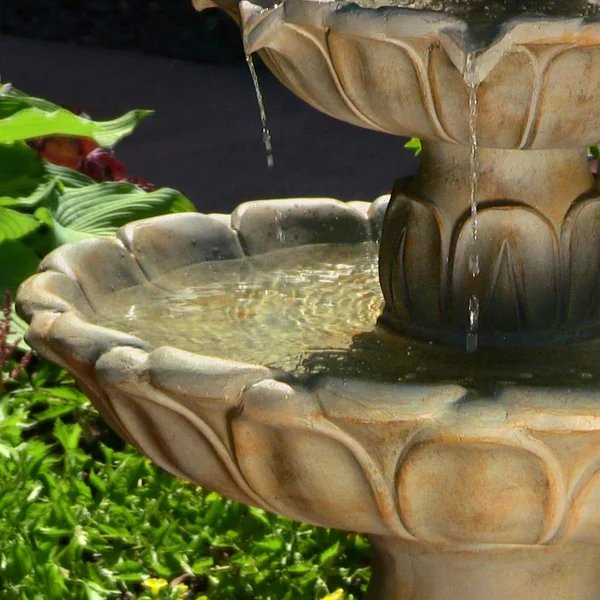 Sunnydaze Decor Classic Tulip 3-Tiered Outdoor Water Fountain, Light Brown
