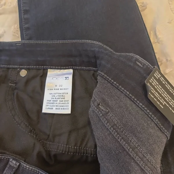 Women's Joe&s &Flawless& Cigarette Leg Jeans - Size 24 - Blue